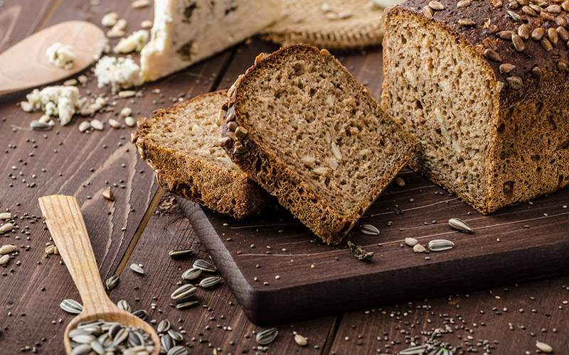 Bánh mì nguyên hạt là lựa chọn tốt để tăng cân lành mạnh